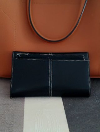 Bolso y cartera marrón y negro