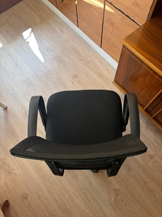 Silla de oficina, altura ajustable.