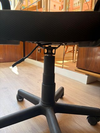 Silla de oficina, altura ajustable.