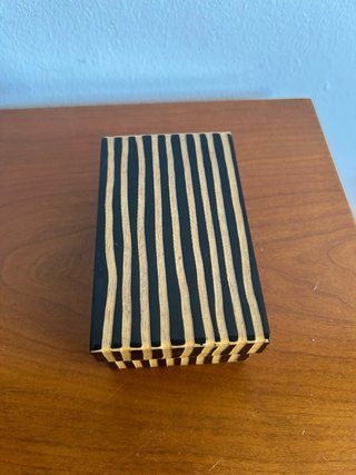 Caja decorativa madera rayas blanco y negro