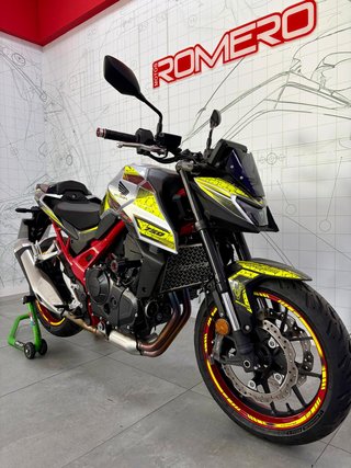 Honda Hornet 750 Naked
