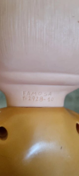 Muñeca bebé que hace pis