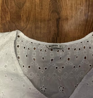 Blusa Stradivarius bordado inglés blanca