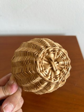 Cestita mimbre antigua
