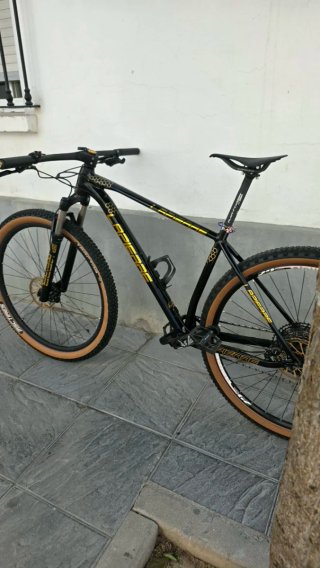 Bicicleta Lapierre Negra y Dorada