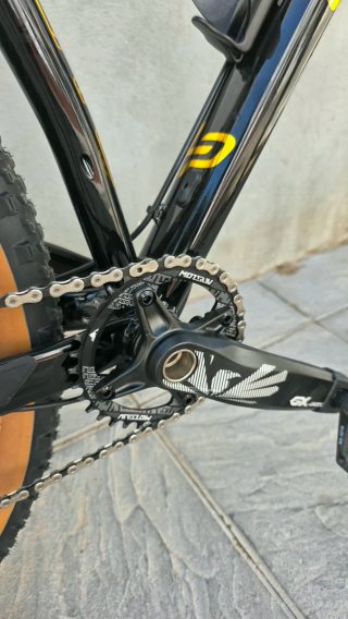 Bicicleta Lapierre Negra y Dorada