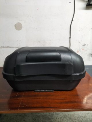 Baúl Moto 50L con Parrilla