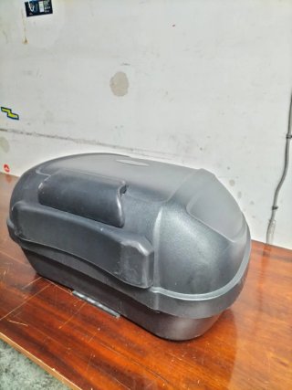 Baúl Moto 50L con Parrilla