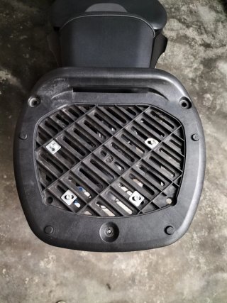 Baúl Moto 50L con Parrilla