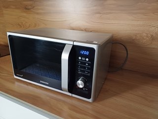 Microondas Samsung 23L con Grill