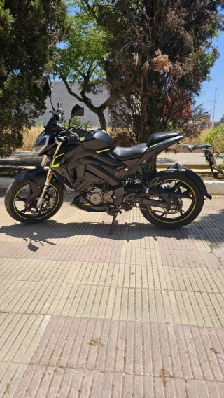 Keeway RKF 125cc Negra y Amarilla