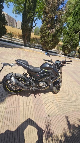 Keeway RKF 125cc Negra y Amarilla