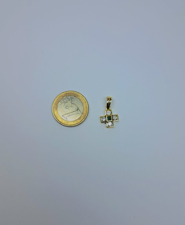 Colgante Cruz Oro 18K con piedras de color