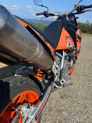 KTM 950 SM Supermoto. Cambiaria por superduke gen2