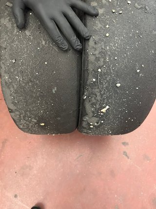 Neumáticos Slick Hankook y Michelin