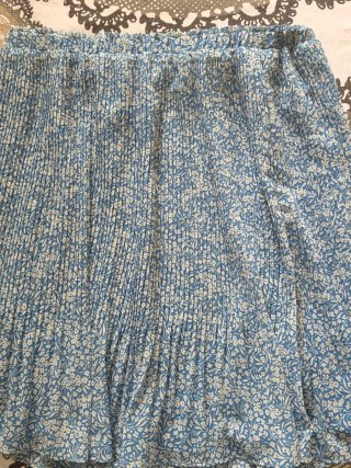 Falda Mango Talla M Flores Blancas Azul