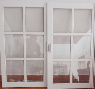 Ventana aluminio blanco con palillería