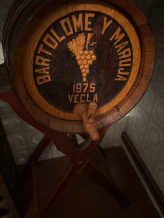 Barrica de vino Bartolome y Maruja 1975