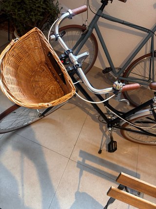 Bicicleta con cesta, sin estrenar!!!!
