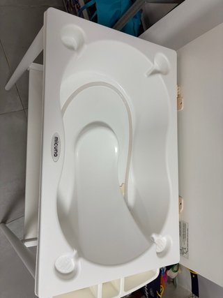 Mueble bañera cambiador bebé con ruedas