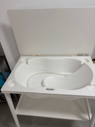 Mueble bañera cambiador bebé con ruedas