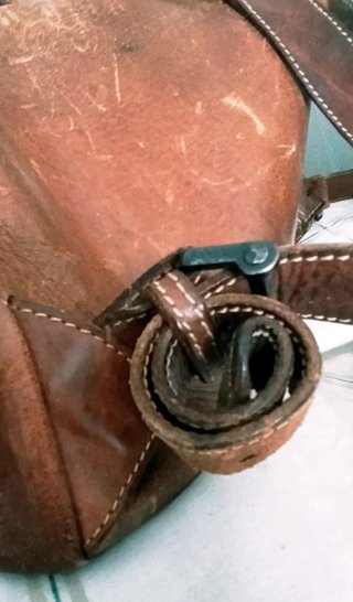 Mochila de cuero marrón