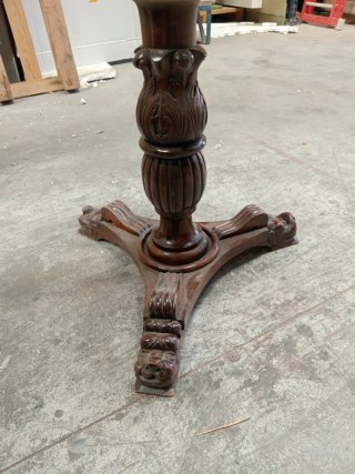 Mesa de centro redonda de madera