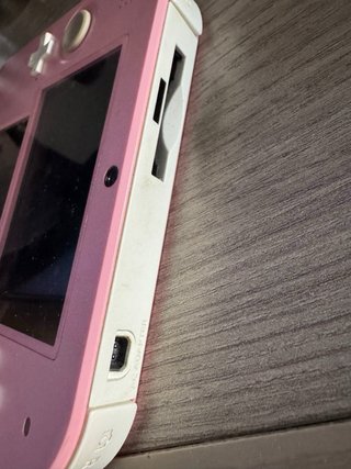 Nintendo 2DS Beige y Rojo