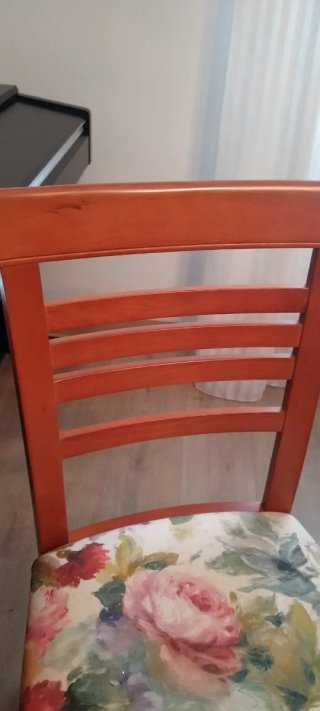 Mesa de comedor y 4 sillas