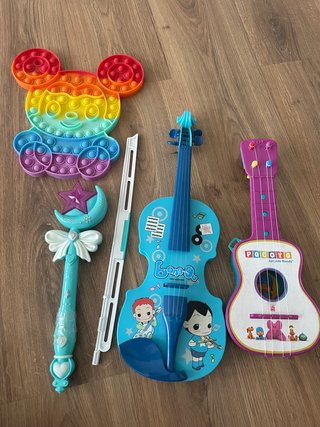 Lote Juguetes: Varita, Violín, Guitarra, Pop It