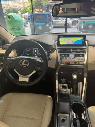 Lexus NX   2.5 300h Executive 4WD