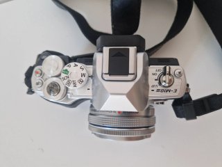 Pack Olympus OM-D E-M10 Mark III +2 Lentes+Extras