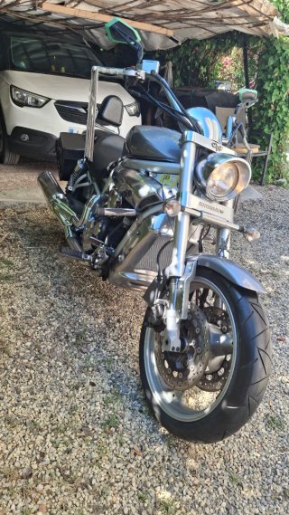 Hyosung Aguila 650 Cruiser Moto