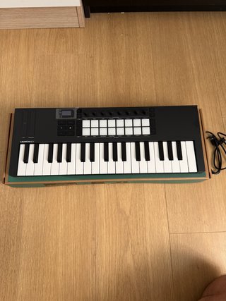 Novation Launchkey 37 Mini Impecable