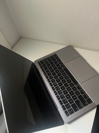 MacBook Air A1932 Space Gray