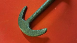 Gancho antiguo de hierro forjado