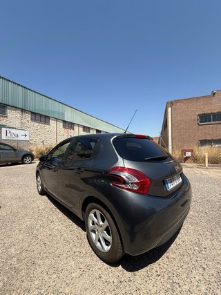 Peugeot 208 2016