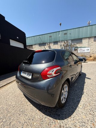 Peugeot 208 2016