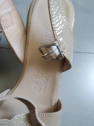 Zapatos de tacón beige