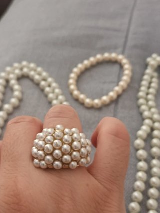 Collares y pulsera de perlas