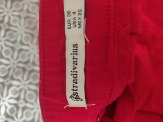 Falda pantalón roja con botones