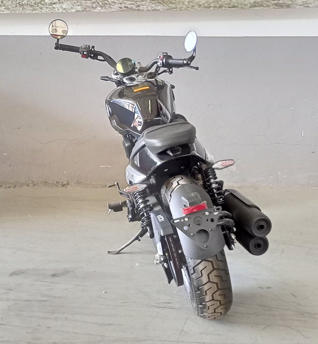 Benelli Leoncino Bobber 400 Negra