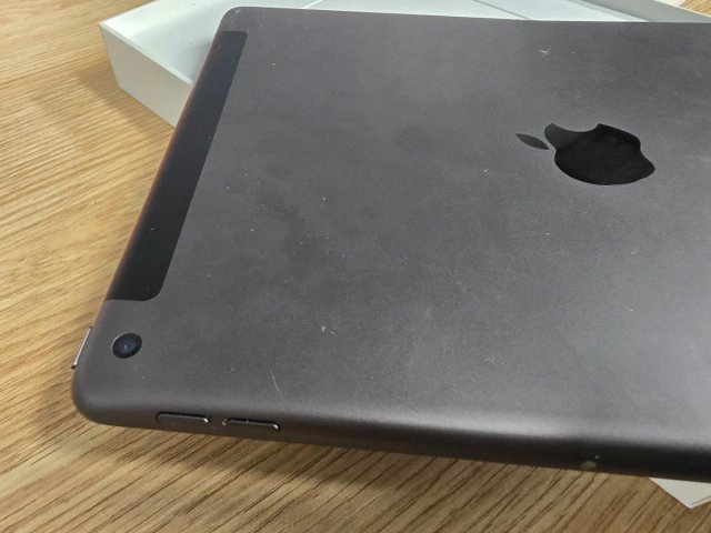 Apple iPad 8ª Gen 128GB Grigio (A2429)
