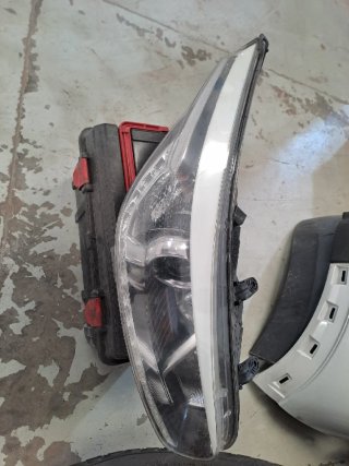 Faro derecho Kia Ceed