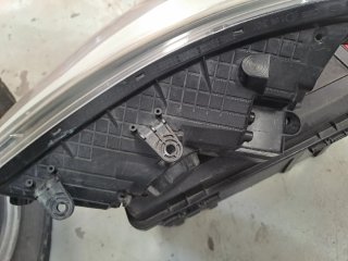 Faro derecho Kia Ceed