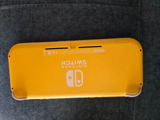 Nintendo Switch Lite Gialla
