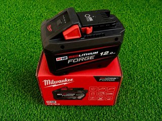 MILWAUKEE M18 FORGE 2x12Ah + SUPERCARGADOR