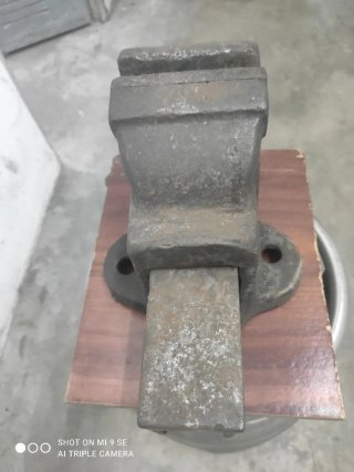 Tornillo de banco de trabajo Muy resistente.