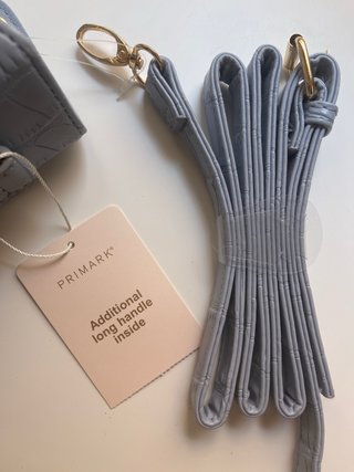 Bolso gris claro efecto piel cocodrilo
