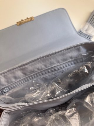 Bolso gris claro efecto piel cocodrilo